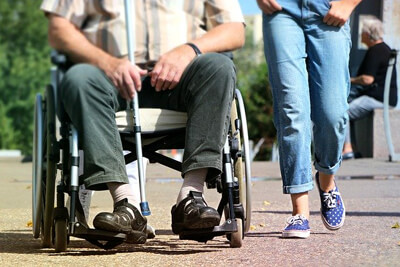 Plateforme pour les personnes handicapés et leurs aides